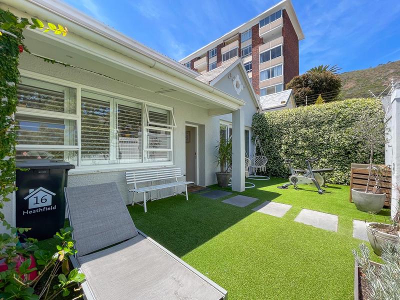 4 Bedroom Property for Sale in Sea Point Western Cape